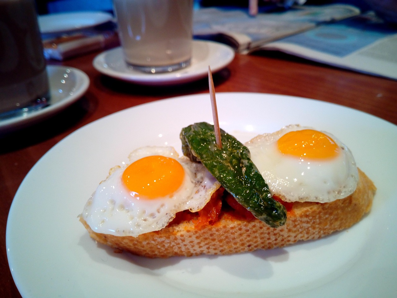 TAPA DE HUEVOS CON PIMIENTO